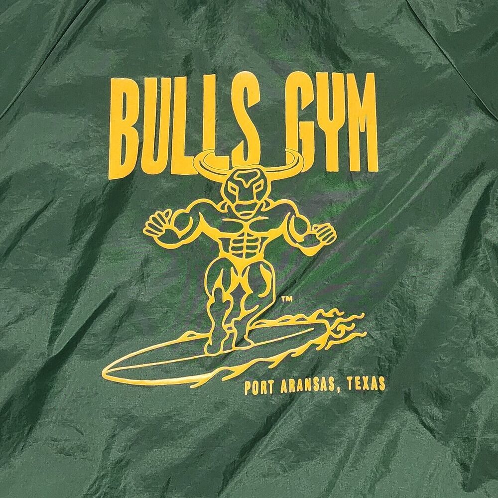 VTG Soffe Athletic Medium Coach Jacket Made USA Bulls Gym Surfing Windbreaker